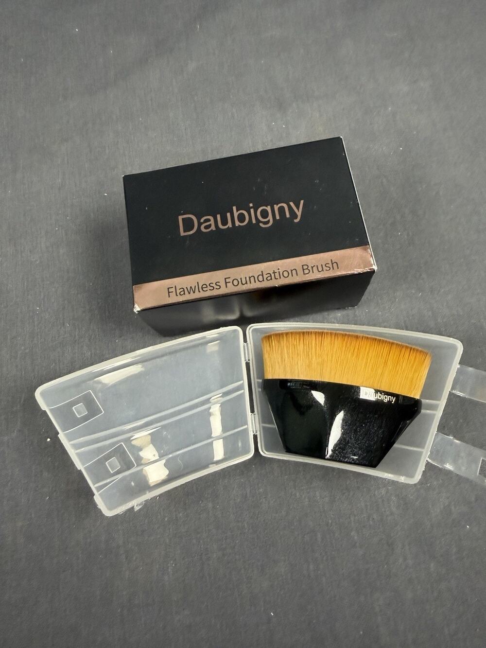 Daubigny Flawless Foundation Brush NEW In box
